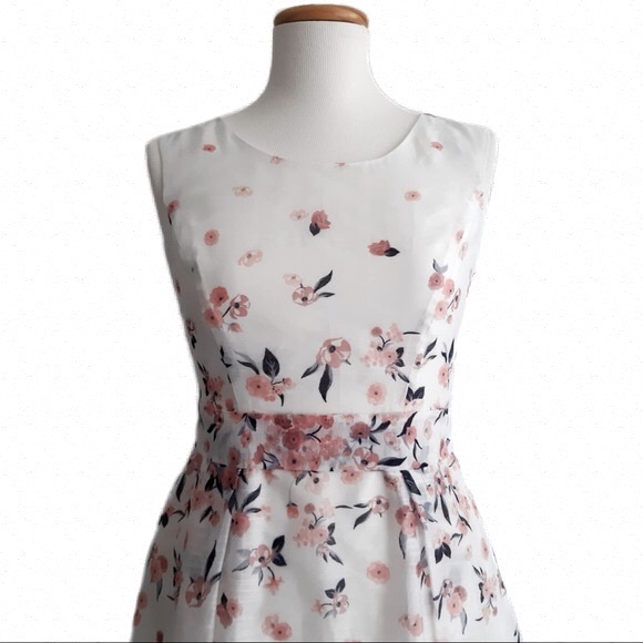 RETRO. VERO MODA Vintage Formal Dress. White & Pink Floral Print. Fit & Flared - Picture 8 of 9